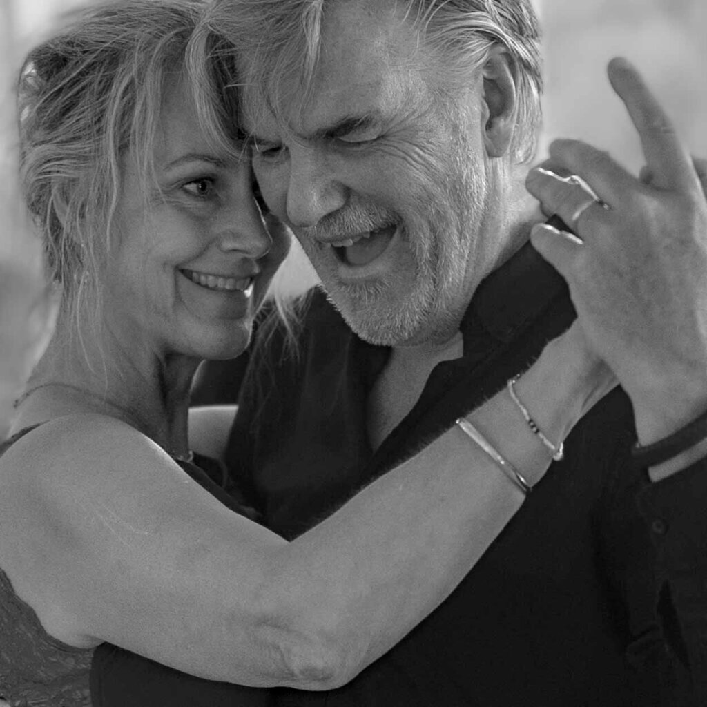 Deux danseurs de Tango éclatent de joie.