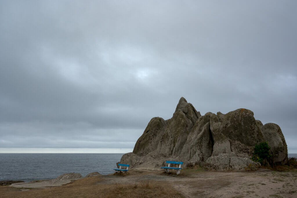 Deux bancs pour contempler l’Immensité.